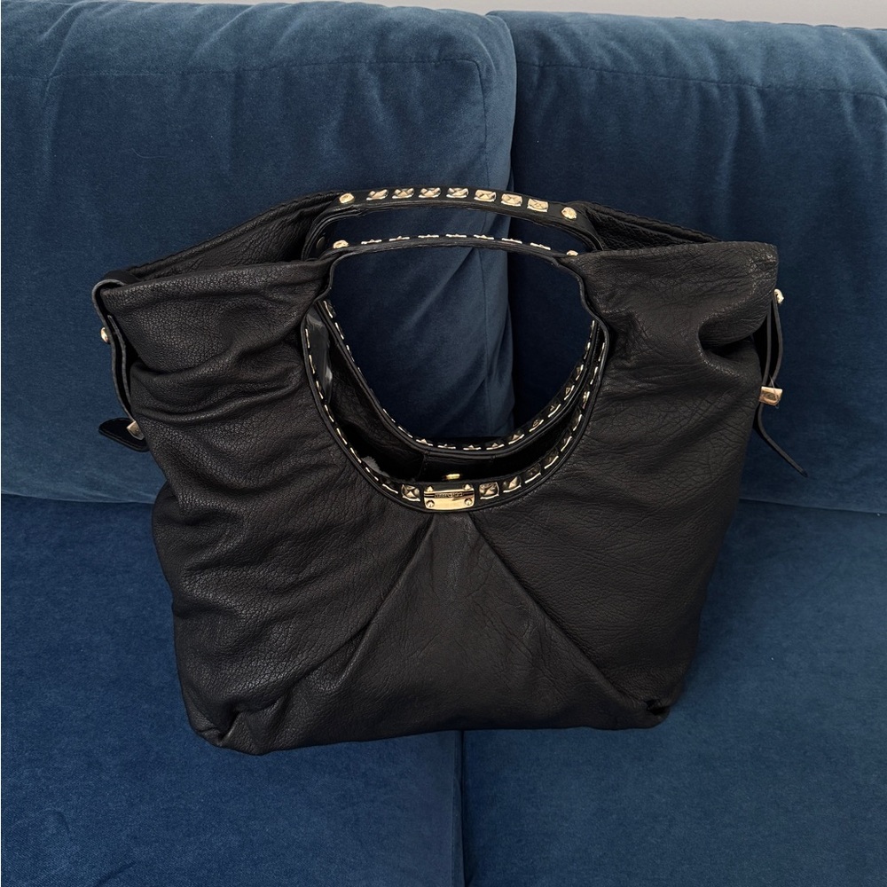 JIMMY CHOO
Grained Nappa Large Sylvia‎ Bag Black
